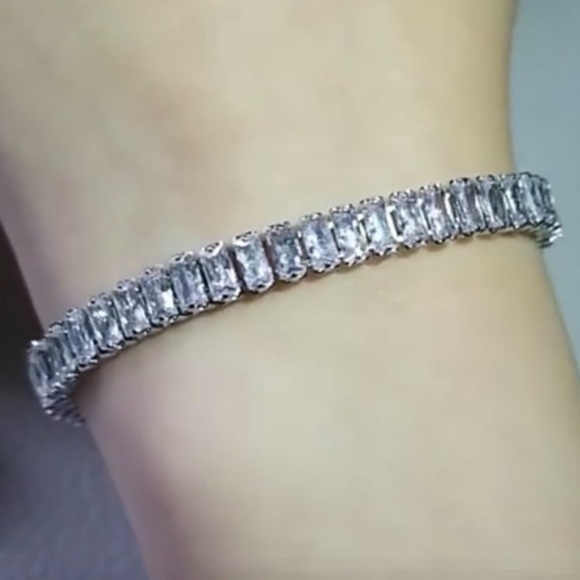 NEW 925 STERLING SILVER DIAMOND BANGLE BRACELET, NICE BRACELET, CUTE BRACELET - Picture 3 of 7